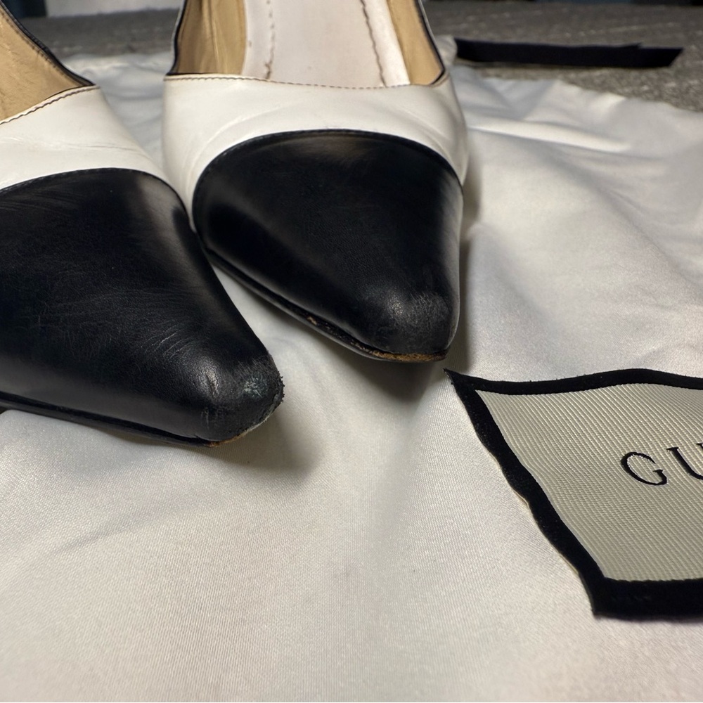 Gucci Two-Tone Black and White Pointed Toe Heels - Picture 4 of 5